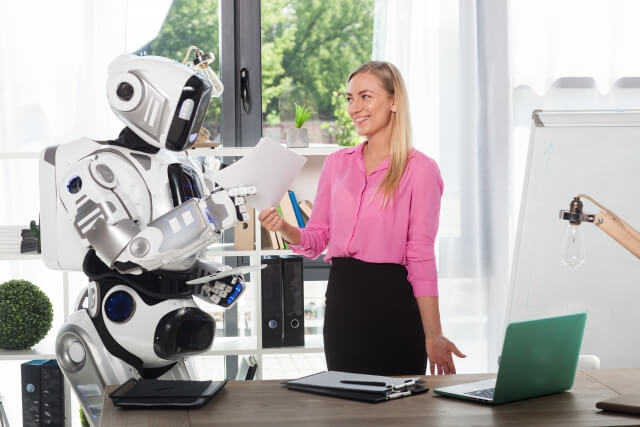 ロボットと女性⑤