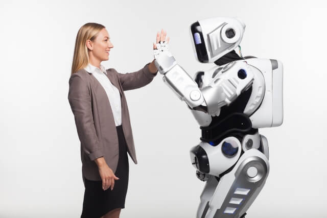 ロボットと女性⑪